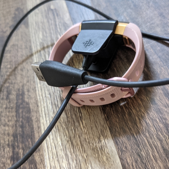 Fitbit Alta HR Heart Rate Wristband Tracker-Rose main image 4